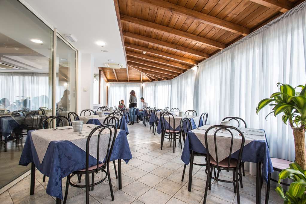 Nancy - Giovani E Gruppi Amici Hotel Riccione